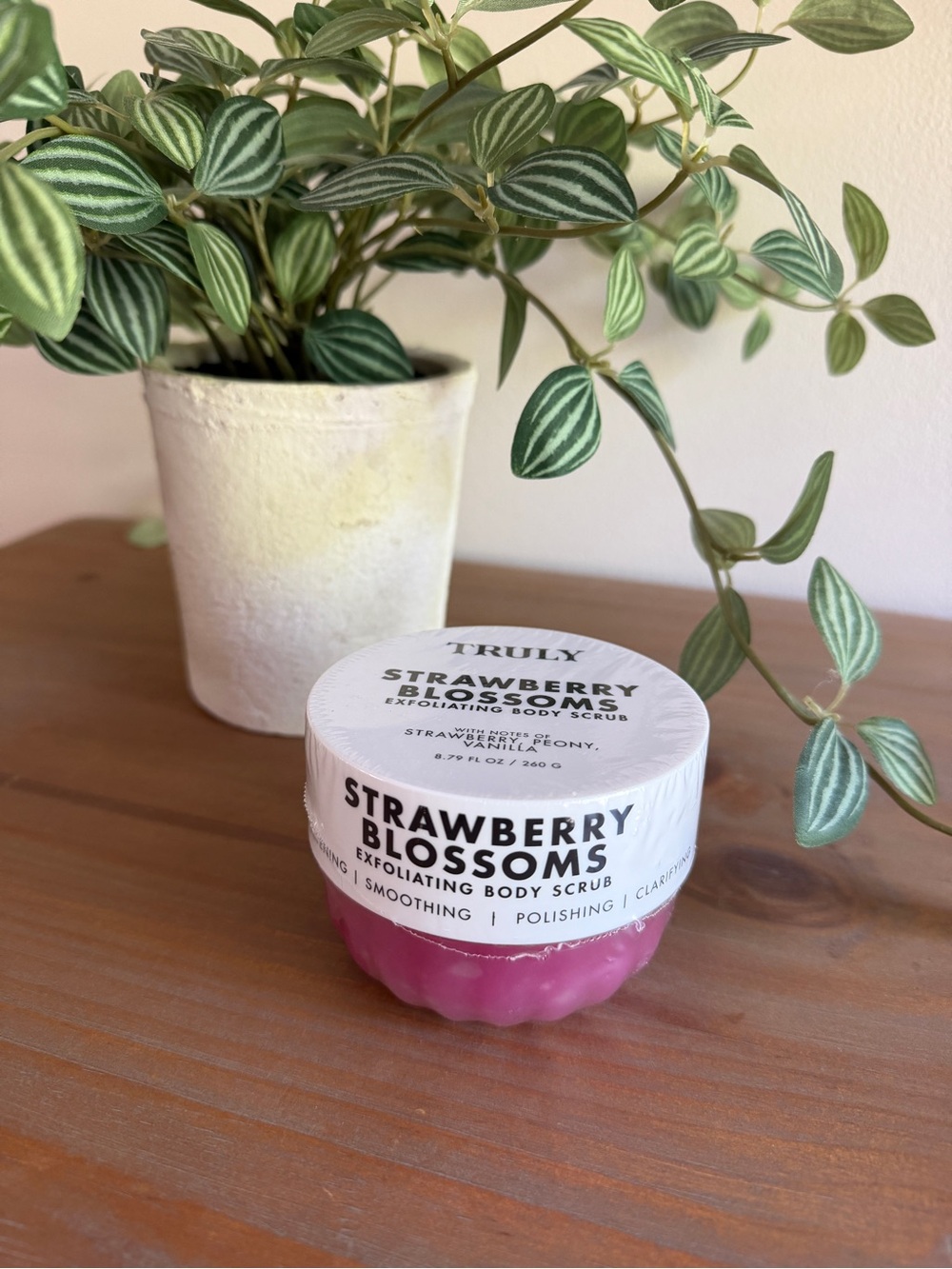 Truly Strawberry Blossoms Exfoliating Body Scrub NEW and SEALED